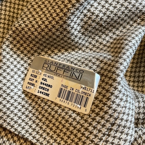 Gianfranco Ruffini silk/wool 42L double breast blazer with peach lining - Picture 6 of 12